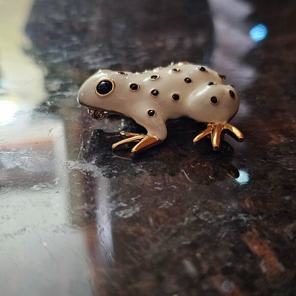 Vintage Frog Brooch Jewelry - Picture 2 of 10